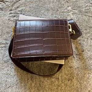 Mini flap bag, color brown croc by J.W.Pei